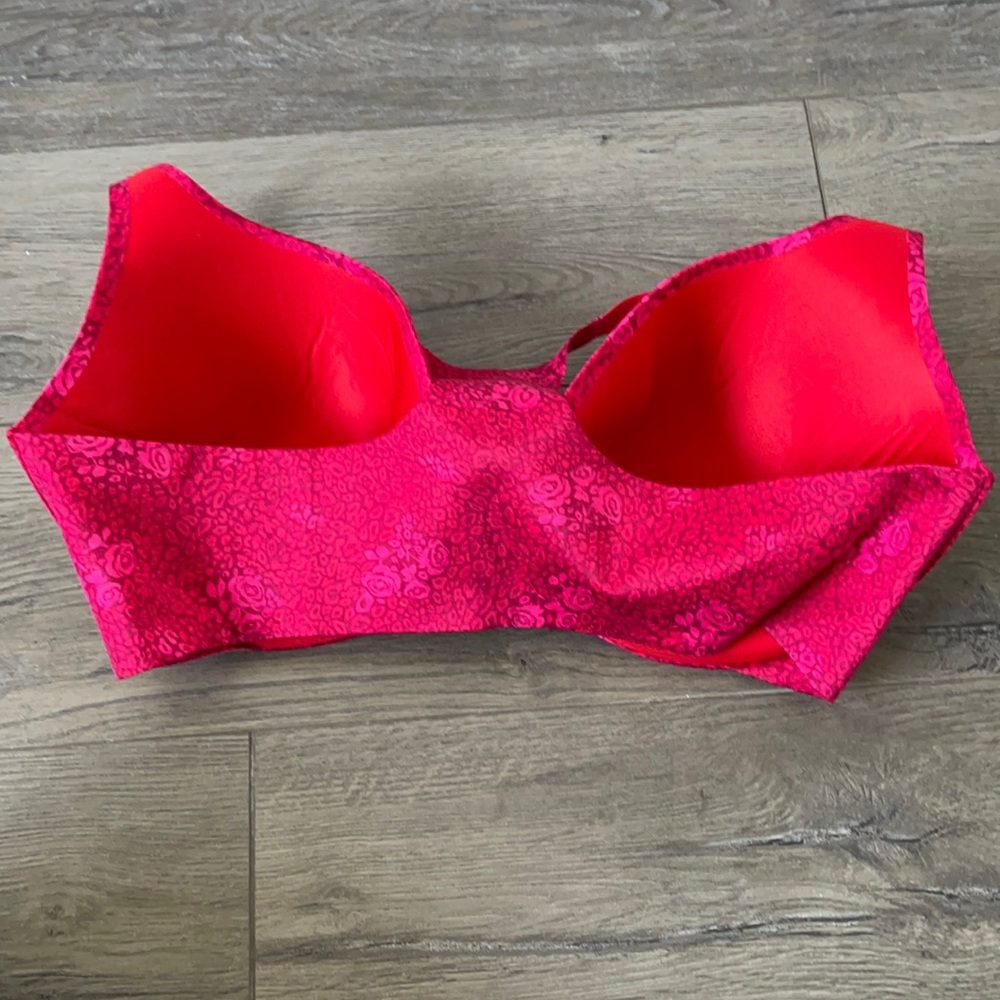 Victoria’s Secret Racerback Demi - Picture 6 of 16